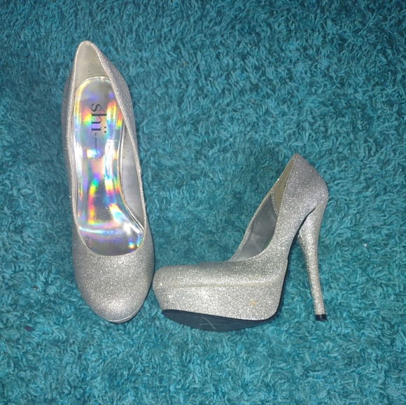 Silver Glitter Platform heels - Picture 1 of 3